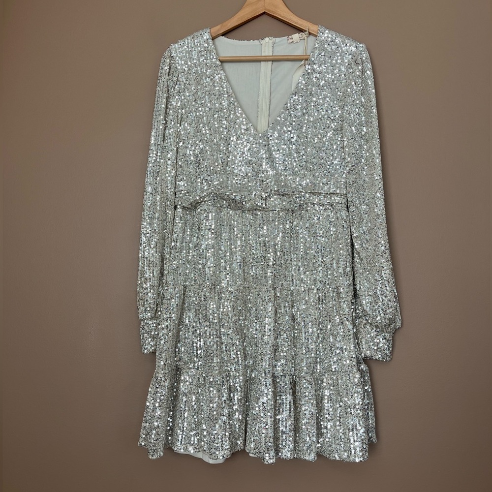 {Hem & Thread} Long Sleeve V Neck Sequin Mini Dress in Champagne - Womens Medium